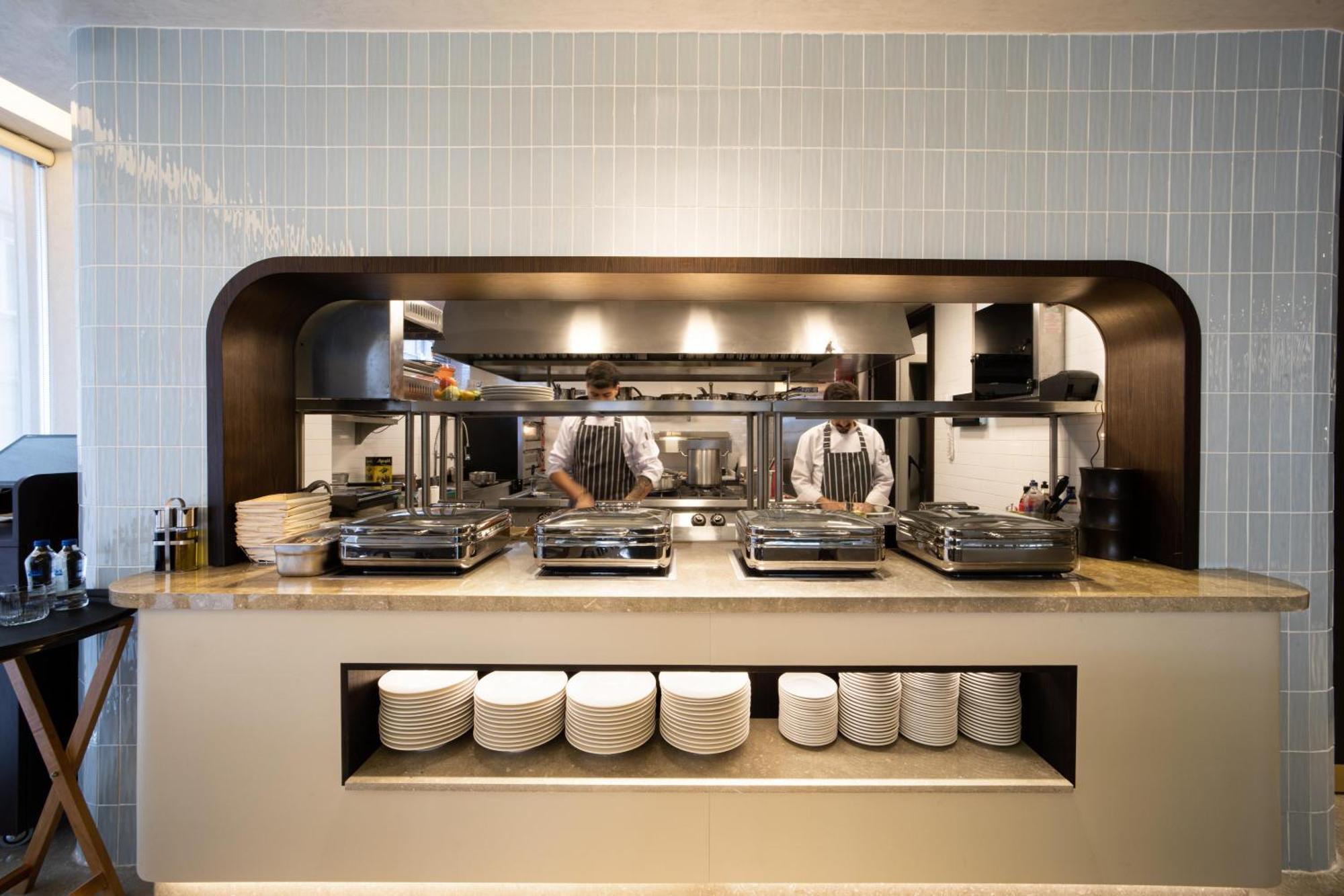 Bentley Hotel Bosphorus - Special Class Istambul Exterior foto Open kitchen at the restaurant