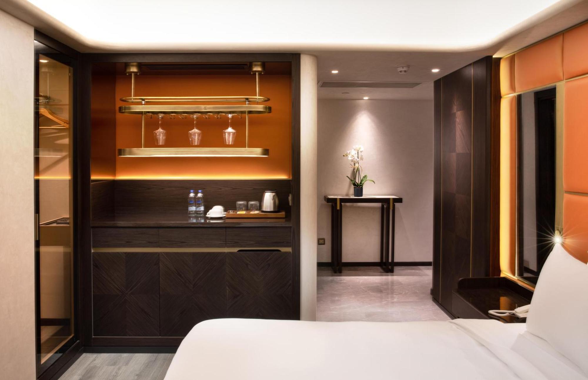 Bentley Hotel Bosphorus - Special Class Istambul Exterior foto A room at the hotel