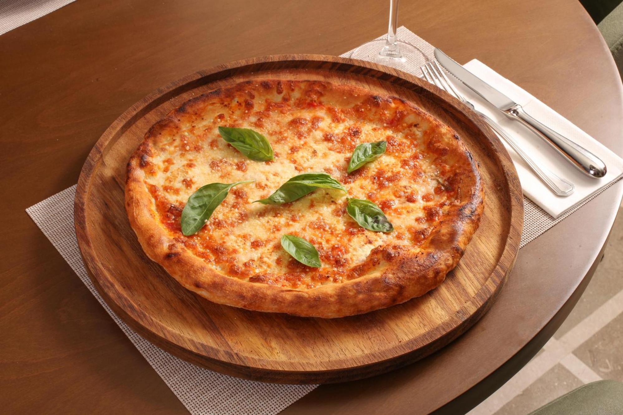 Bentley Hotel Bosphorus - Special Class Istambul Exterior foto A cheese pizza