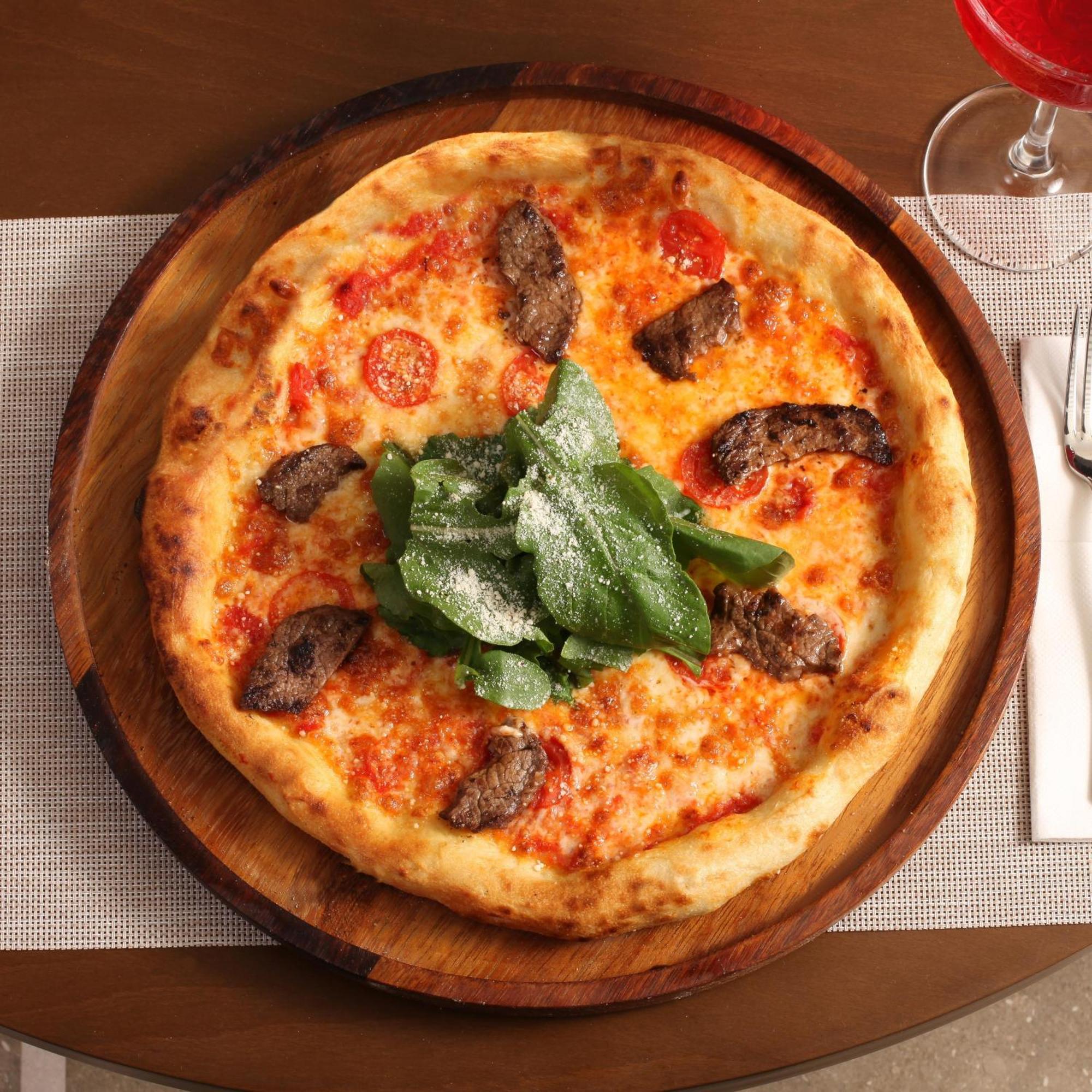 Bentley Hotel Bosphorus - Special Class Istambul Exterior foto A pizza with spinach